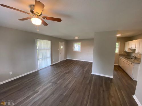 210 Harris St, Warner Robins, GA 31093-2116