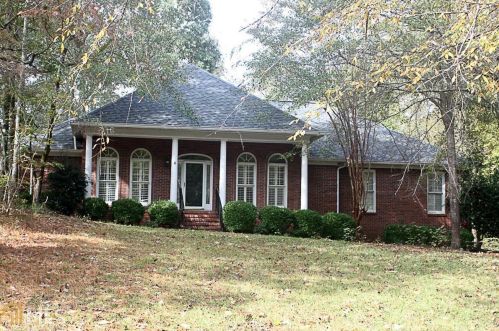 139 Taylor Len Dr, Lagrange, GA 30240-8541
