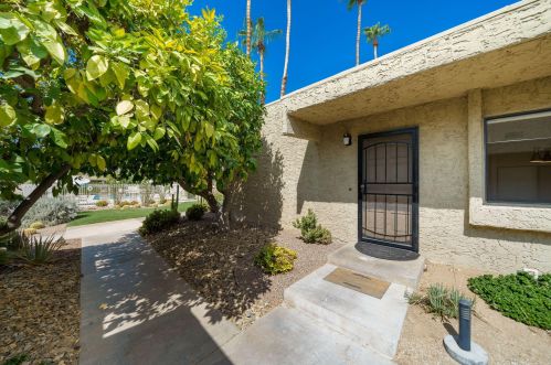 5746 Los Coyotes Dr, Palm Springs, CA 92264-6021