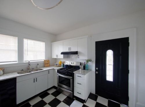 944 Burns Dr, Atlanta GA  30310-4632 exterior