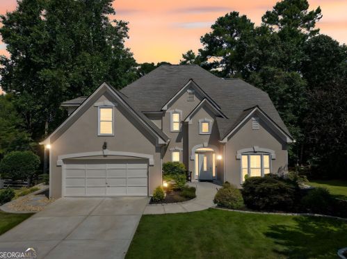 735 Heathland Dr, Roswell, GA 30075-6917