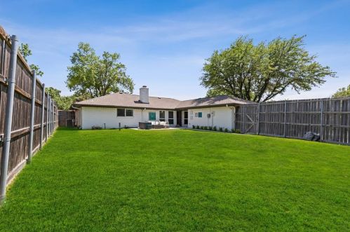 1801 Kensington Dr, Carrollton TX 75007-2463 exterior