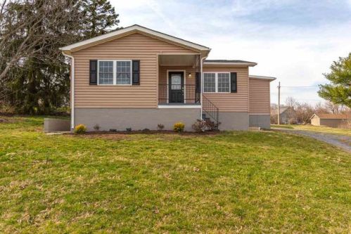 45 Beverley St, Verona, VA 24482-2530