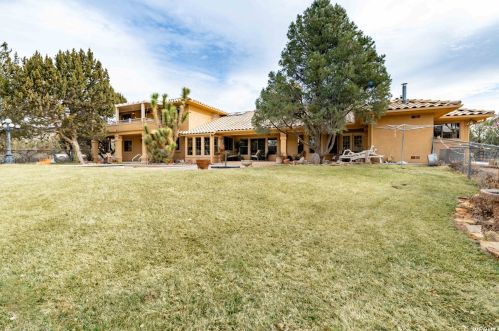 1821 Dammeron Vly, Saint George UT 84783-5156 exterior