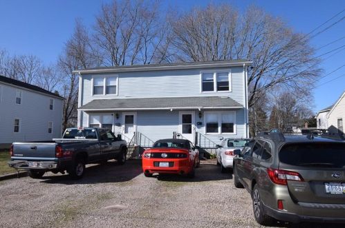 27 Pleasant St, Westerly, RI 02891-1655