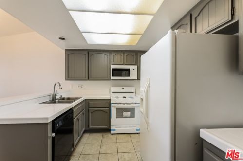 12 Whitney, Irvine CA  92620-3386 exterior