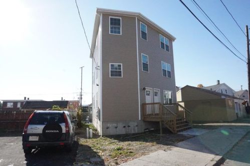 296 Amherst St, Providence, RI 02909-3344