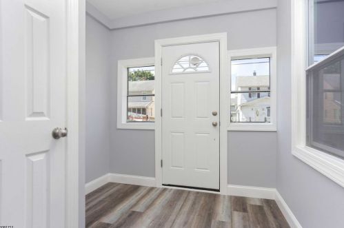 81 Floyd Ave, Bloomfield, NJ 07003-5627