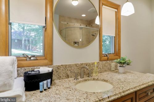 4 Pileated Woodpecker Ln, Hedgesville WV  25427-6232 exterior