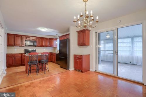 2860 Southwick Dr, Lancaster PA  17601-3549 exterior