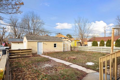 1349 6 St, Saint Paul MN  55106-4801 exterior
