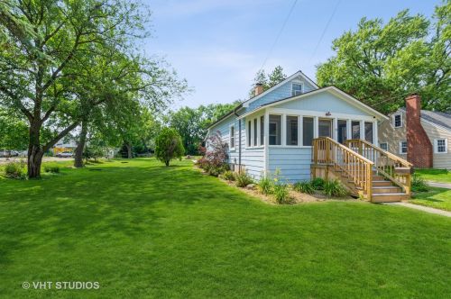 133 Sabin St, Sycamore IL  60178-1557 exterior