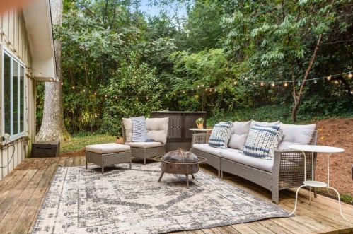 5150 High Point Rd, Atlanta GA  30342-2344 exterior