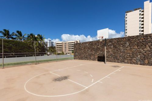 2888 Ala Ilima St, Honolulu HI  96818-5220 exterior