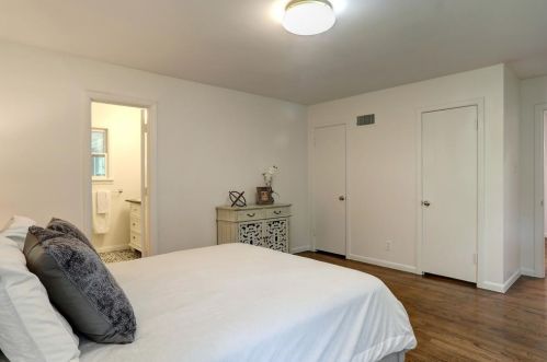 4616 Selkirk Dr, Fort Worth TX  76109-5042 exterior