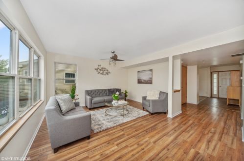 1217 Cape Cod Ln, Pingree Grove IL  60140-2001 exterior