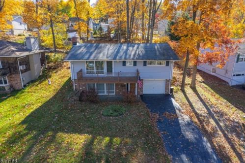 90 Summit Rd, Sparta, NJ 07871-1429