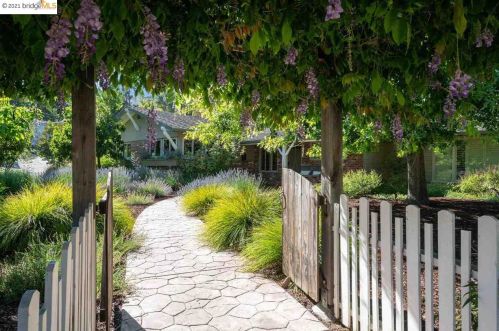 18865 Walnut Rd, Hayward, CA 94546-2003