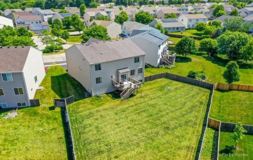 439 Westport Dr, Pingree Grove IL  60140-9172 exterior