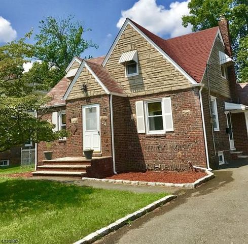 24 Iroquois Rd, Cranford, NJ 07016-3371