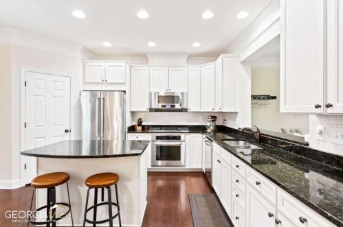3263 Ferncliff Ln, Atlanta GA  30324-2569 exterior