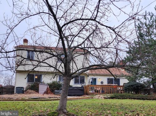 453 Hampton Ln, Somerdale, NJ 08083-2515