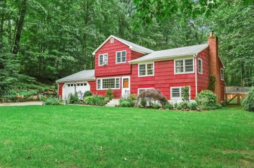 18 Patmar Cir, Upper Stepney, CT 06468-1545