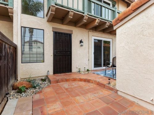6896 Peach Tree Rd, Carlsbad, CA 92011-3953