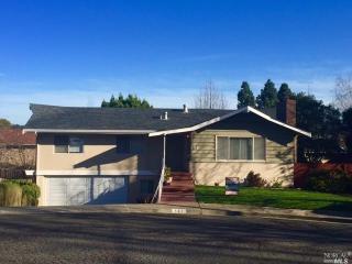 131 Vista Ln, Vallejo, CA 94590-3442