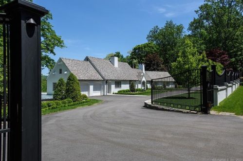 357 River Rd, Deep River, CT 06417-2121