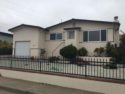 1786 Harding St, Seaside, CA 93955-3967