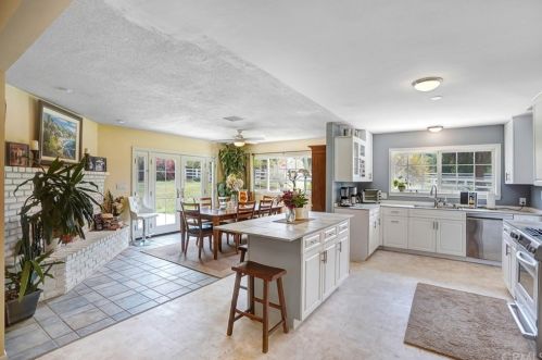 1230 Bradley St, Riverside CA 92506-5408 exterior