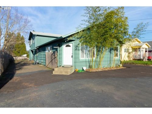 1447 Duke Ave, Sutherlin, OR 97479-9406