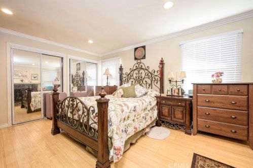 1527 Beacon Ave, Anaheim CA  92802-1313 exterior