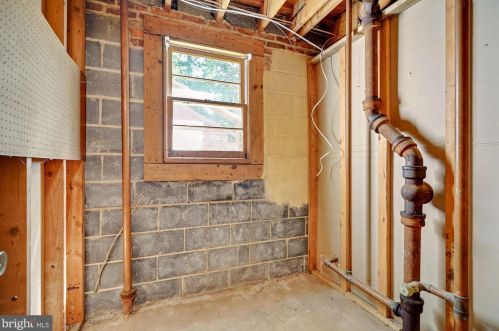 7301 Lackawanna Dr, Springfield VA  22150-4418 exterior