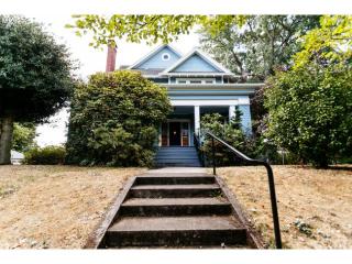 834 Malden St, Portland, OR 97202-5910