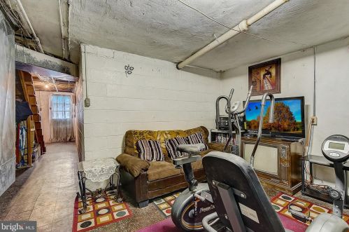 6004 10th St, Philadelphia PA 19141-3703 exterior