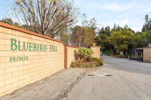 1805 Bluebird Rd, Glendora, CA 91741-3008