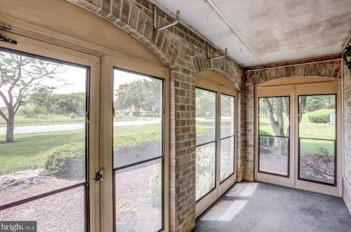 216 Valleybrook Dr, Lancaster PA  17601-4623 exterior