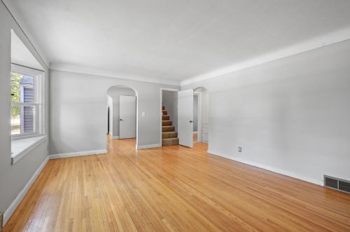 6101 Camden Ave, Minneapolis, MN 55430-2218
