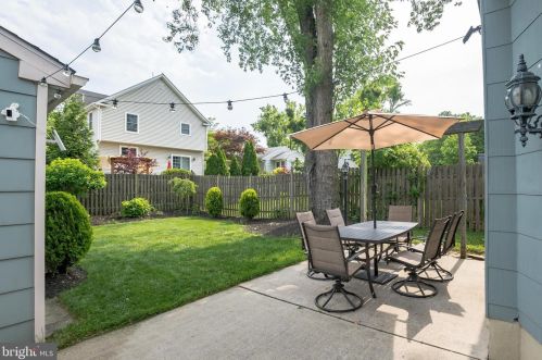 410 Lakeview Ave, Tavistock NJ 08033-1609 exterior