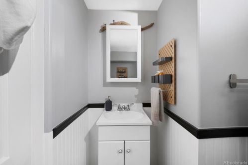 4853 Fox St, Englewood CO 80110-1445 exterior