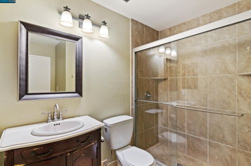 1512 Parkwood Pl, Concord CA  94521-2201 exterior