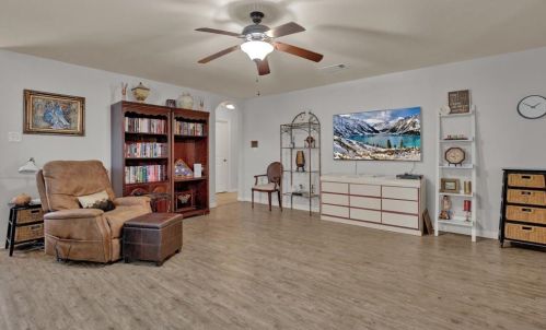 1525 Treeta Trl, Uhland TX 78640 exterior