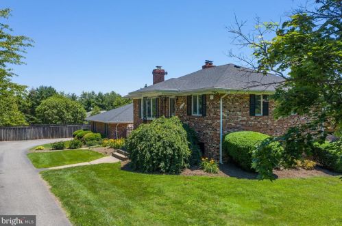 43819 Spinks Ferry Rd, Leesburg VA  20176-5205 exterior