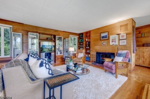 387 Park Slope, Mountainside, NJ 07092-1414