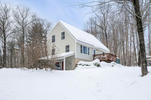472 Barnard Hill Rd, Weare, NH 03281-5101
