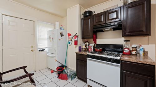 1512 Summerfield Ave, Tinton Falls NJ 07712-6918 exterior