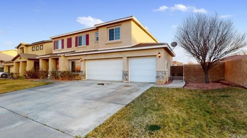 5736 Avenue, Lancaster, CA 93535-7852