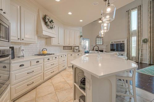 721 Auburn Ct, Aubrey, TX 76227-7925